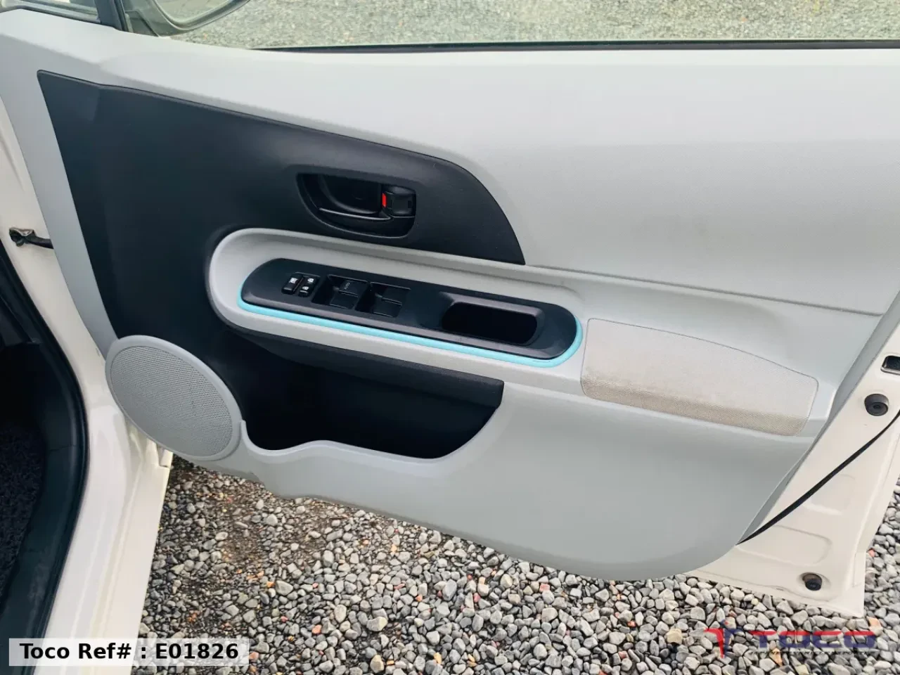 2012 TOYOTA AQUA — photo 20