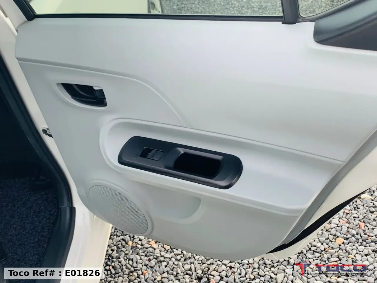 2012 TOYOTA AQUA — photo 21