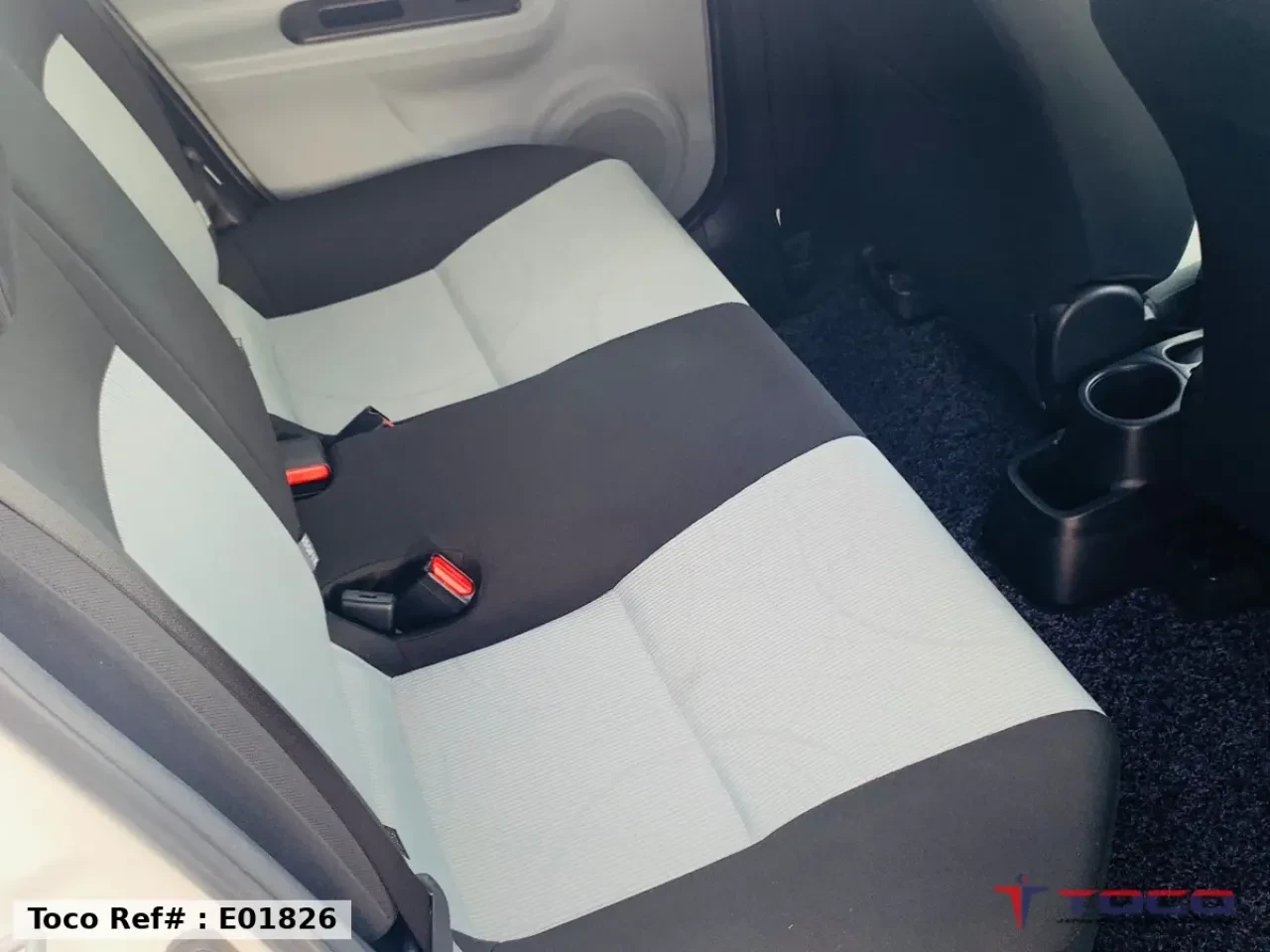 2012 TOYOTA AQUA — photo 14
