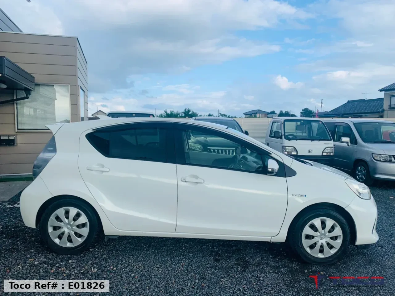 2012 TOYOTA AQUA — photo 3