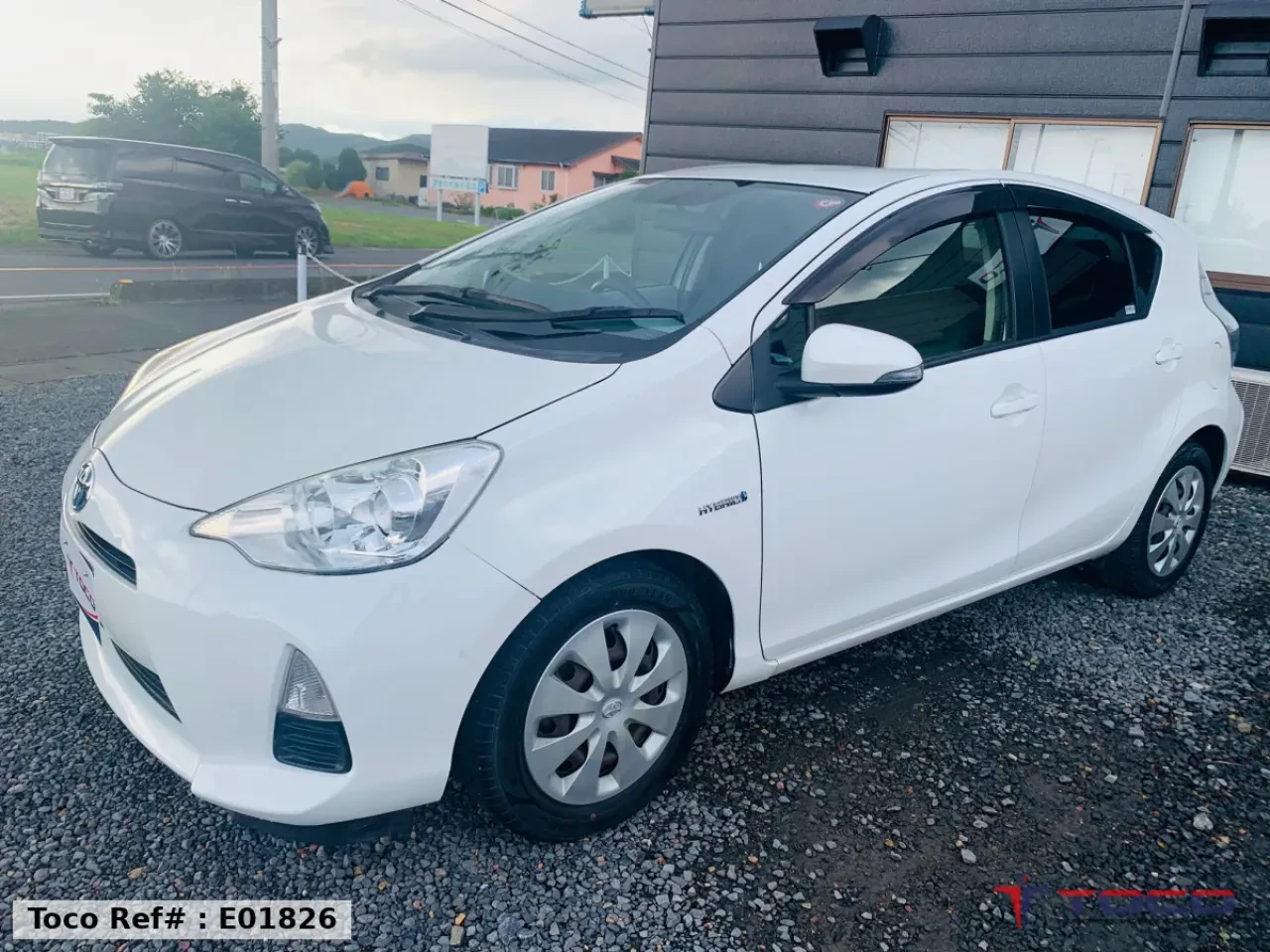 2012 TOYOTA AQUA — photo 2