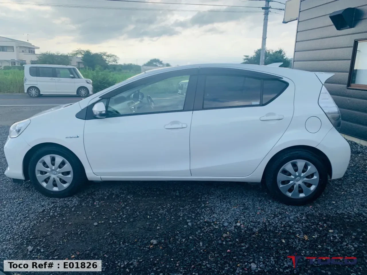 2012 TOYOTA AQUA — photo 4