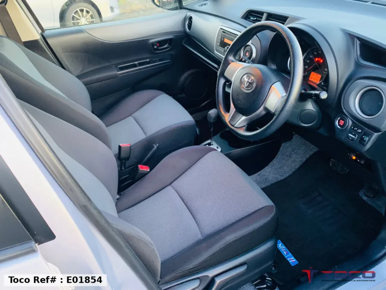 2013 TOYOTA VITZ — photo 11