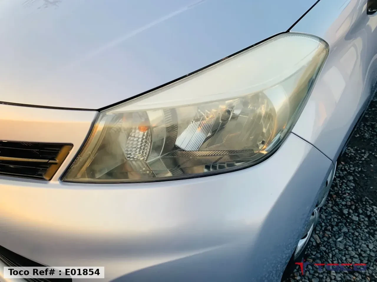 2013 TOYOTA VITZ — photo 28