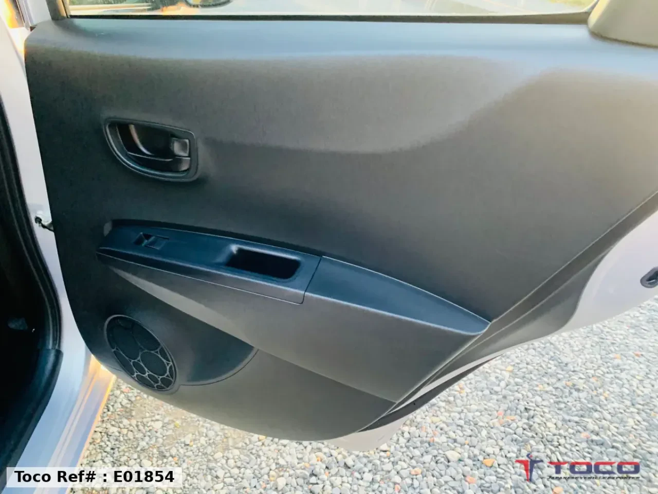 2013 TOYOTA VITZ — photo 22