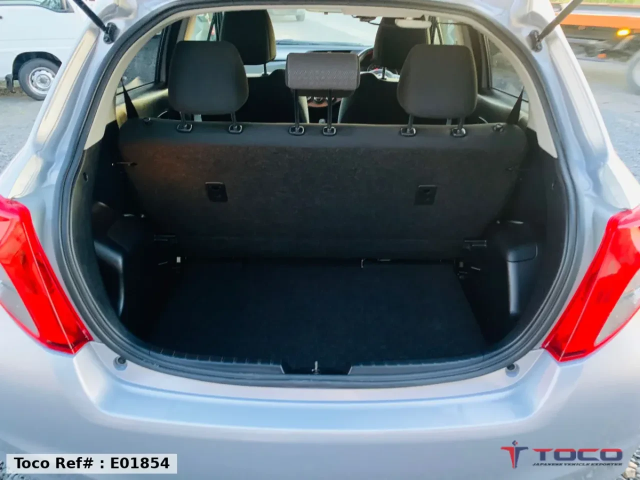 2013 TOYOTA VITZ — photo 9