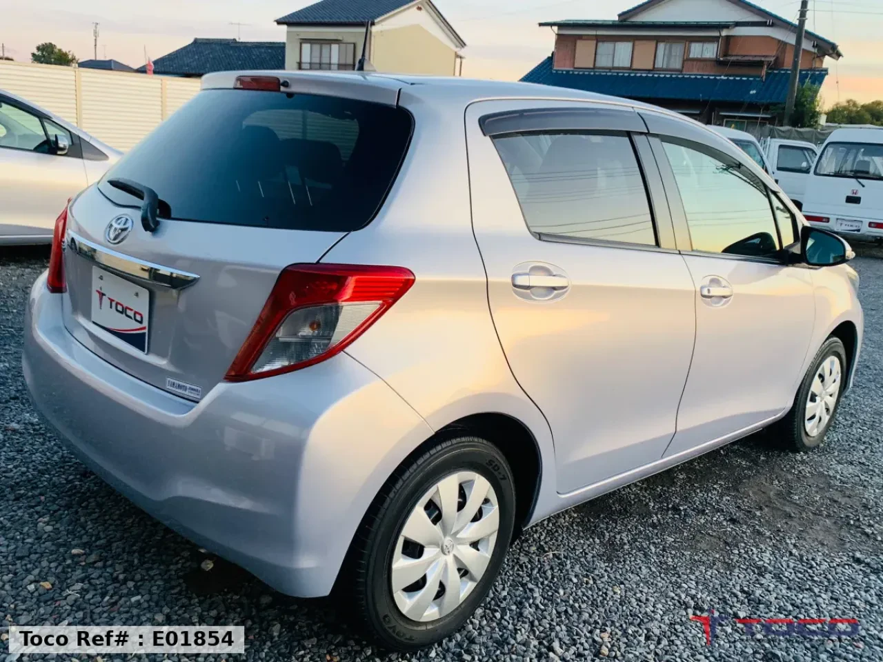 2013 TOYOTA VITZ — photo 5