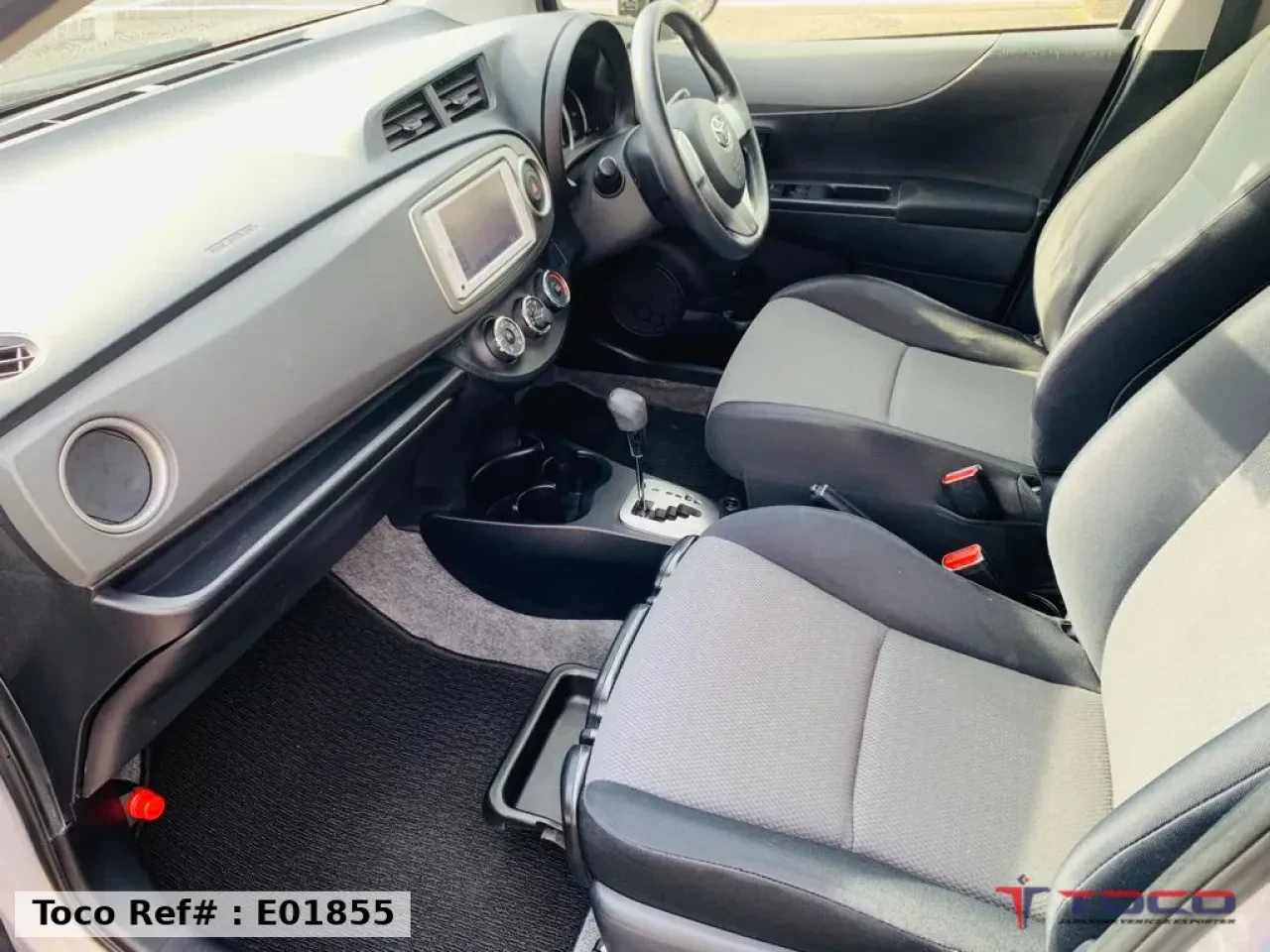 2012 TOYOTA VITZ — photo 12