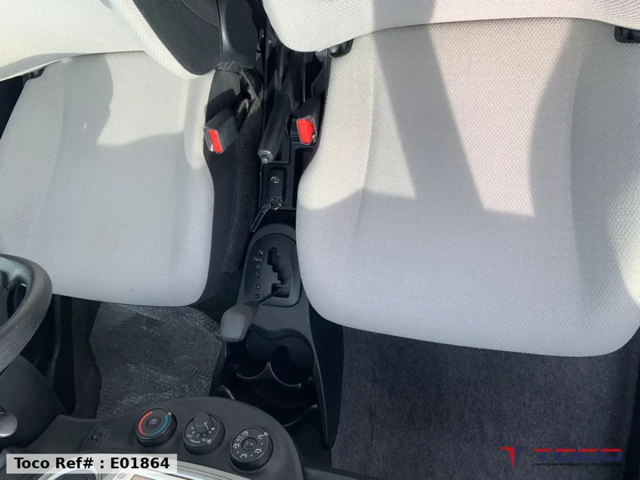 2011 TOYOTA VITZ — photo 11