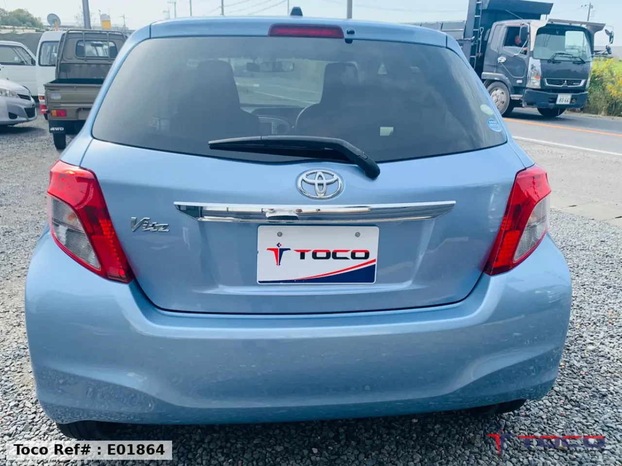 2011 TOYOTA VITZ — photo 8