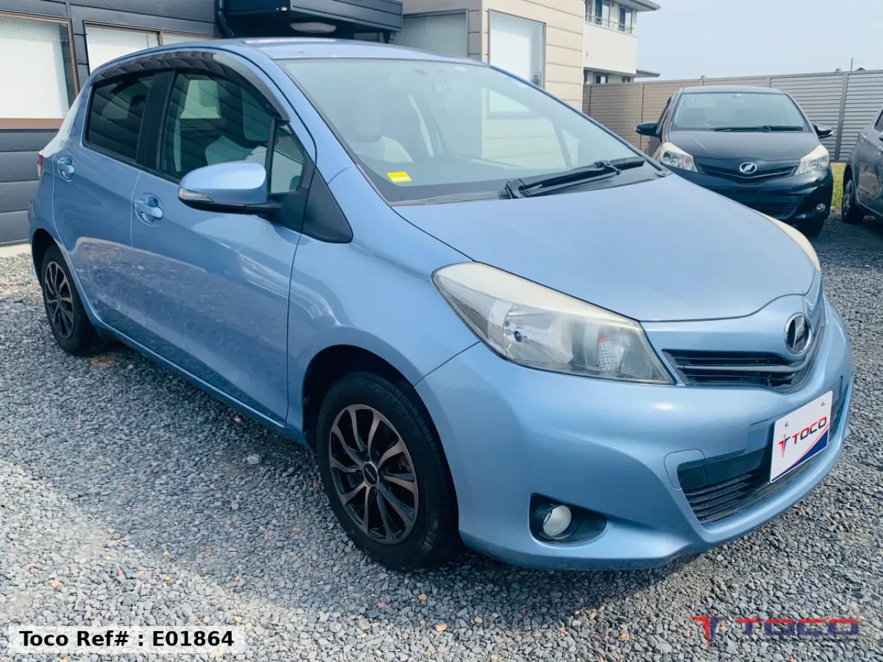 2011 TOYOTA VITZ — photo 1
