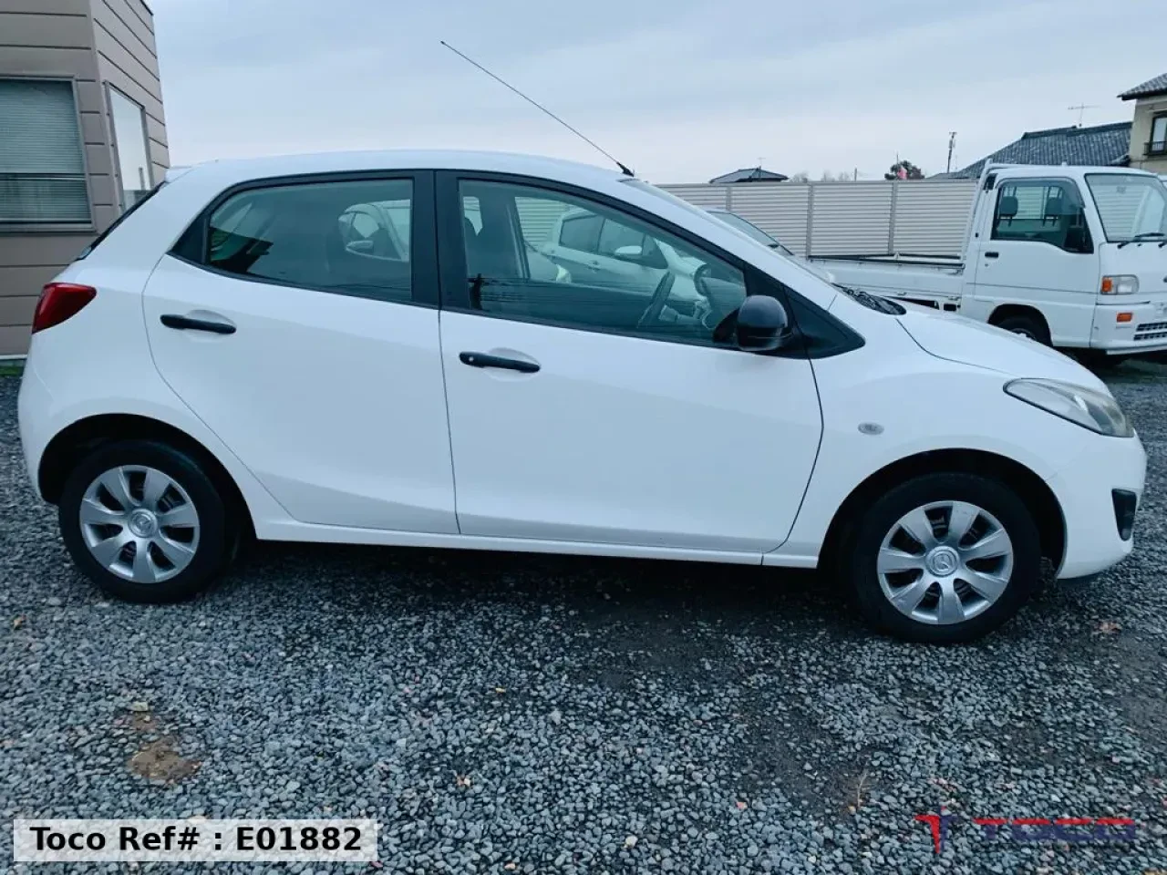 2011 MAZDA DEMIO — photo 3