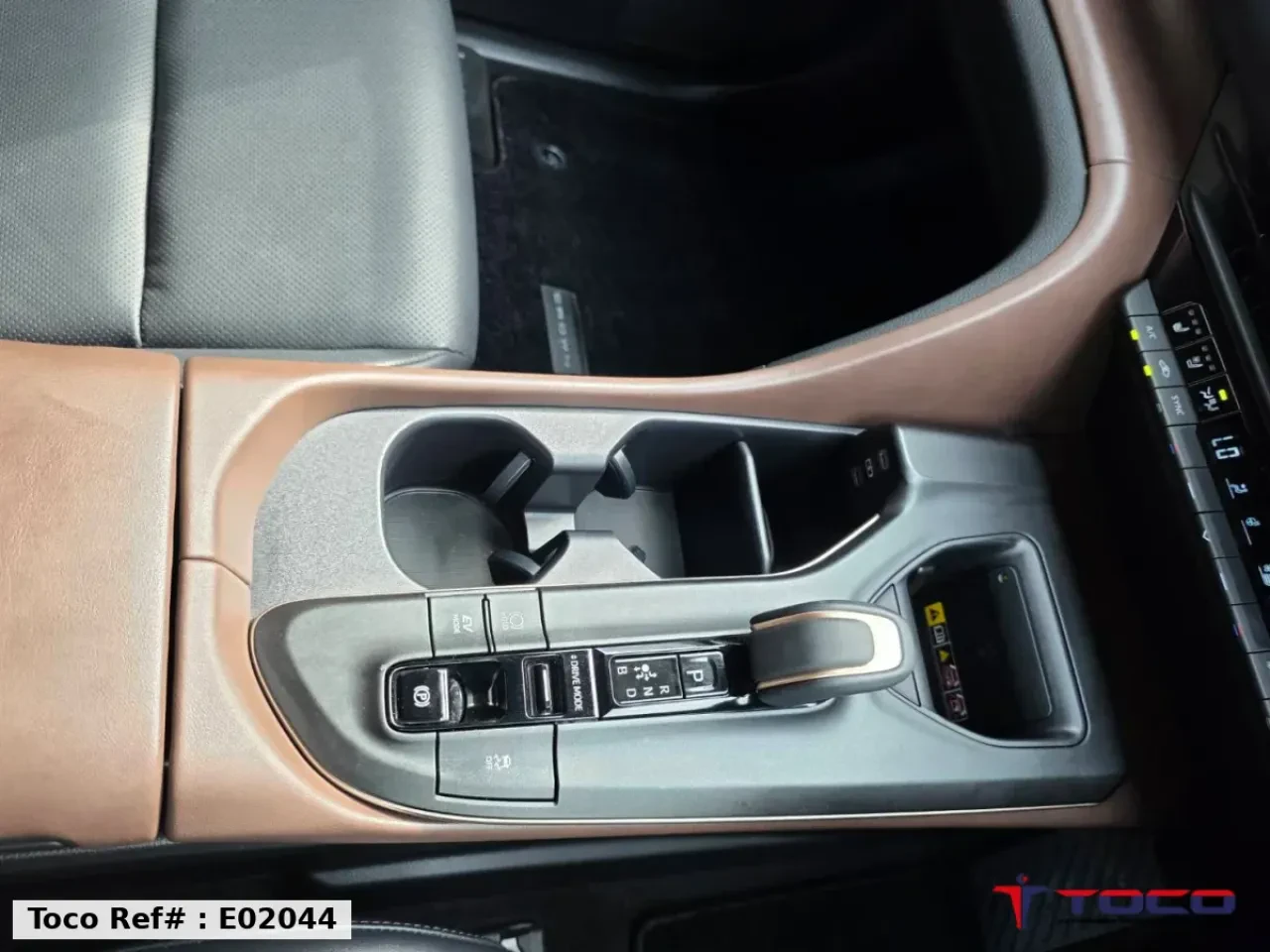 2023 TOYOTA CROWN HYBRID — photo 13