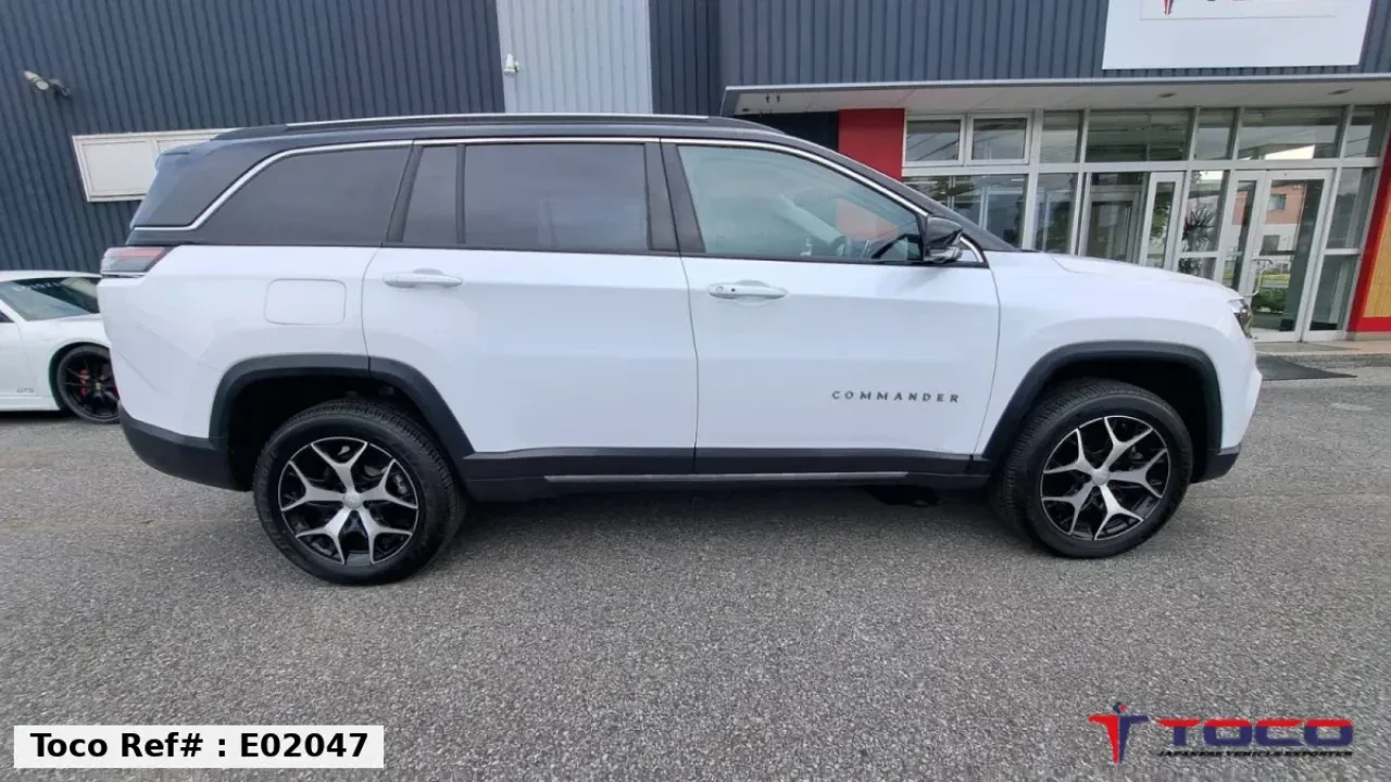 2024 JEEP Commander Limited — photo 3