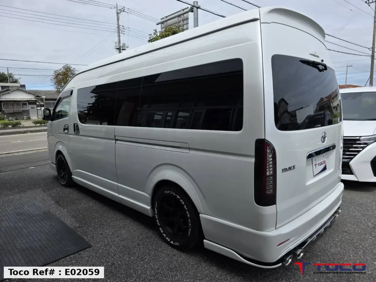 2022 TOYOTA HIACE COMMUTER — photo 7