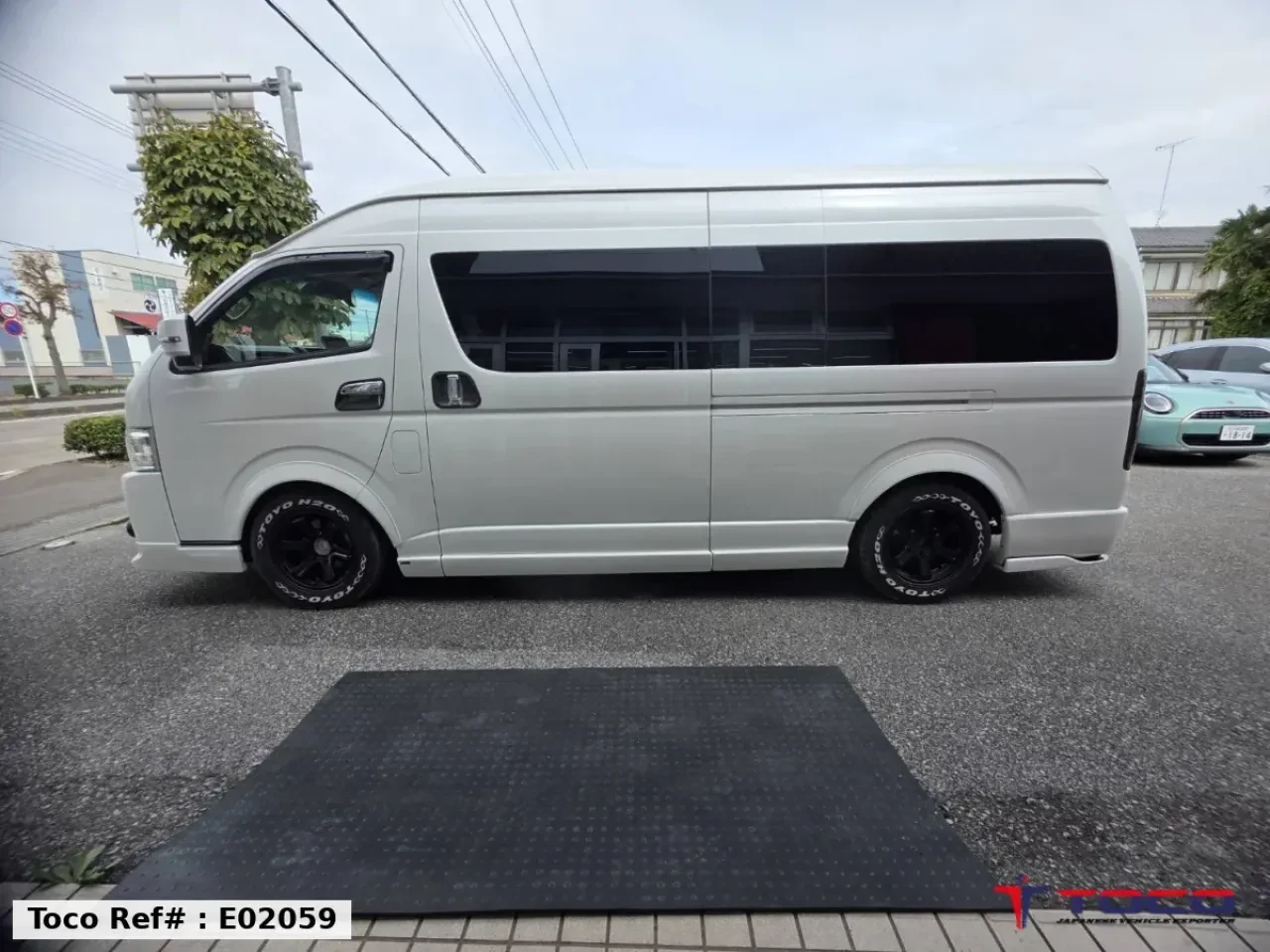 2022 TOYOTA HIACE COMMUTER — photo 5