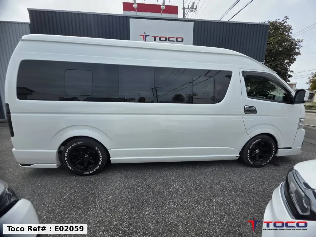 2022 TOYOTA HIACE COMMUTER — photo 6