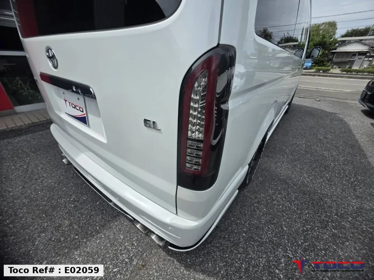 2022 TOYOTA HIACE COMMUTER — photo 10